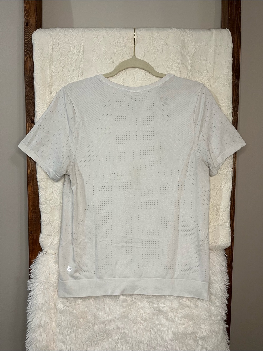Athleta "In Motion" Seamless Women’s Medium Tee - Picture 4 of 6